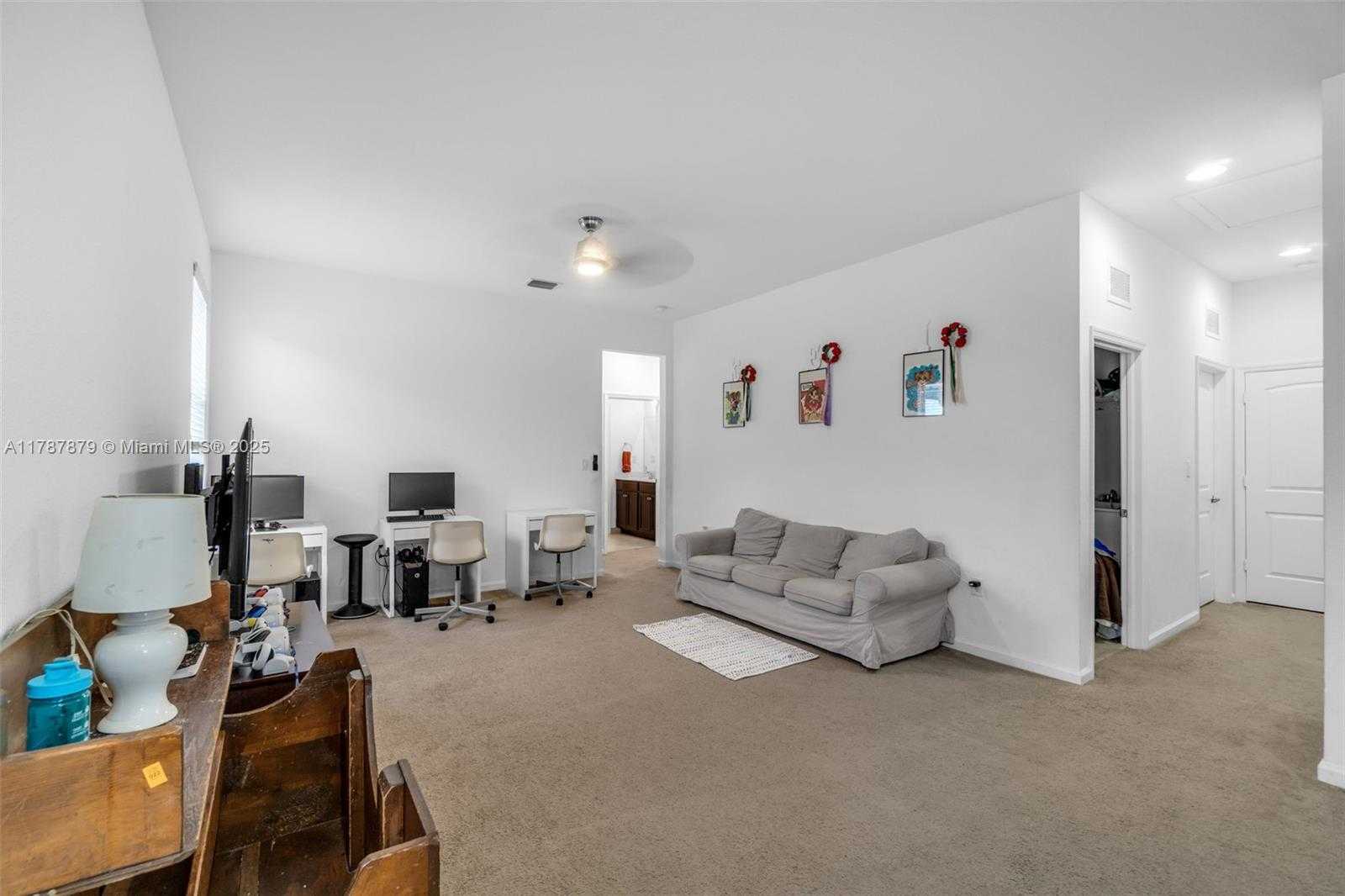 Small Image of 4136 NORTH EAST 21ST CT, Homestead Number 14