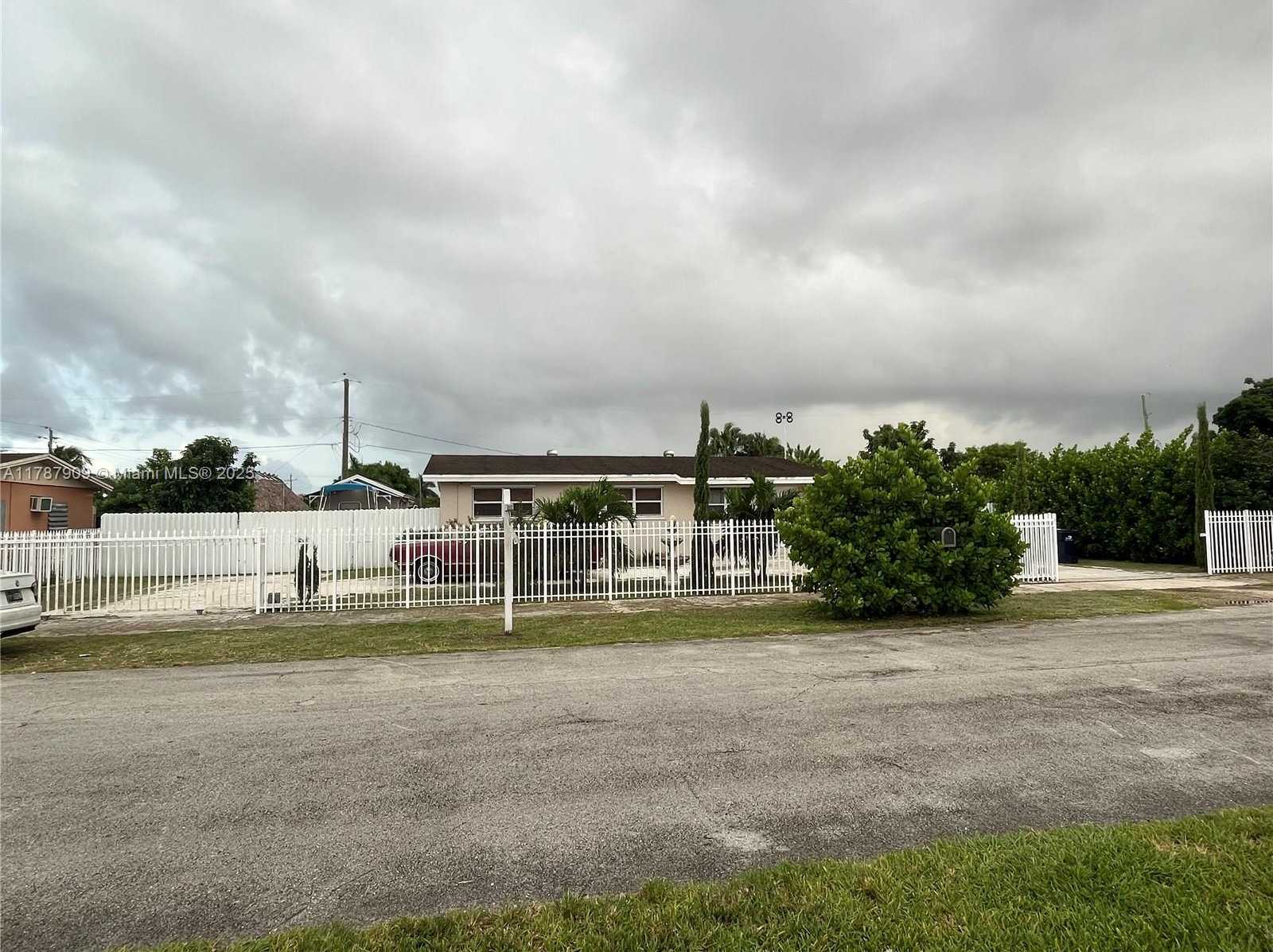 Small Image of 18714 SOUTH WEST 306TH TER, Homestead Number 2