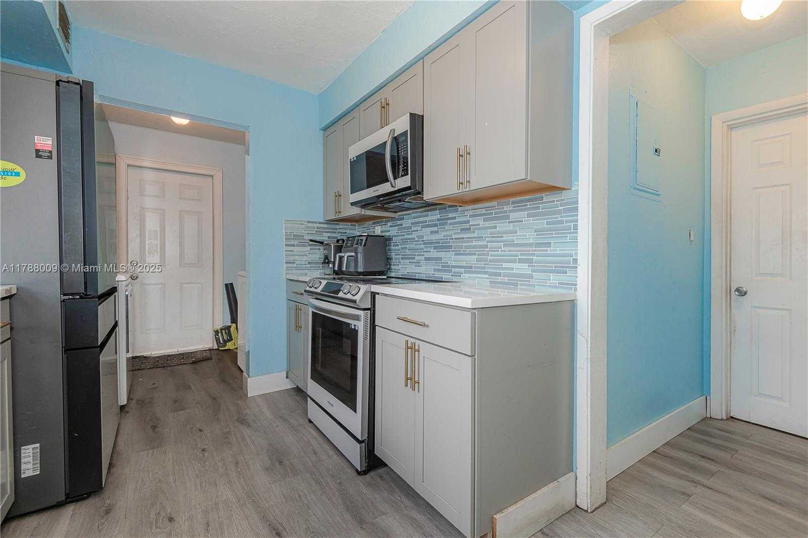 Small Image of 1027 NORTH EAST 33RD ST, Oakland Park Number 13