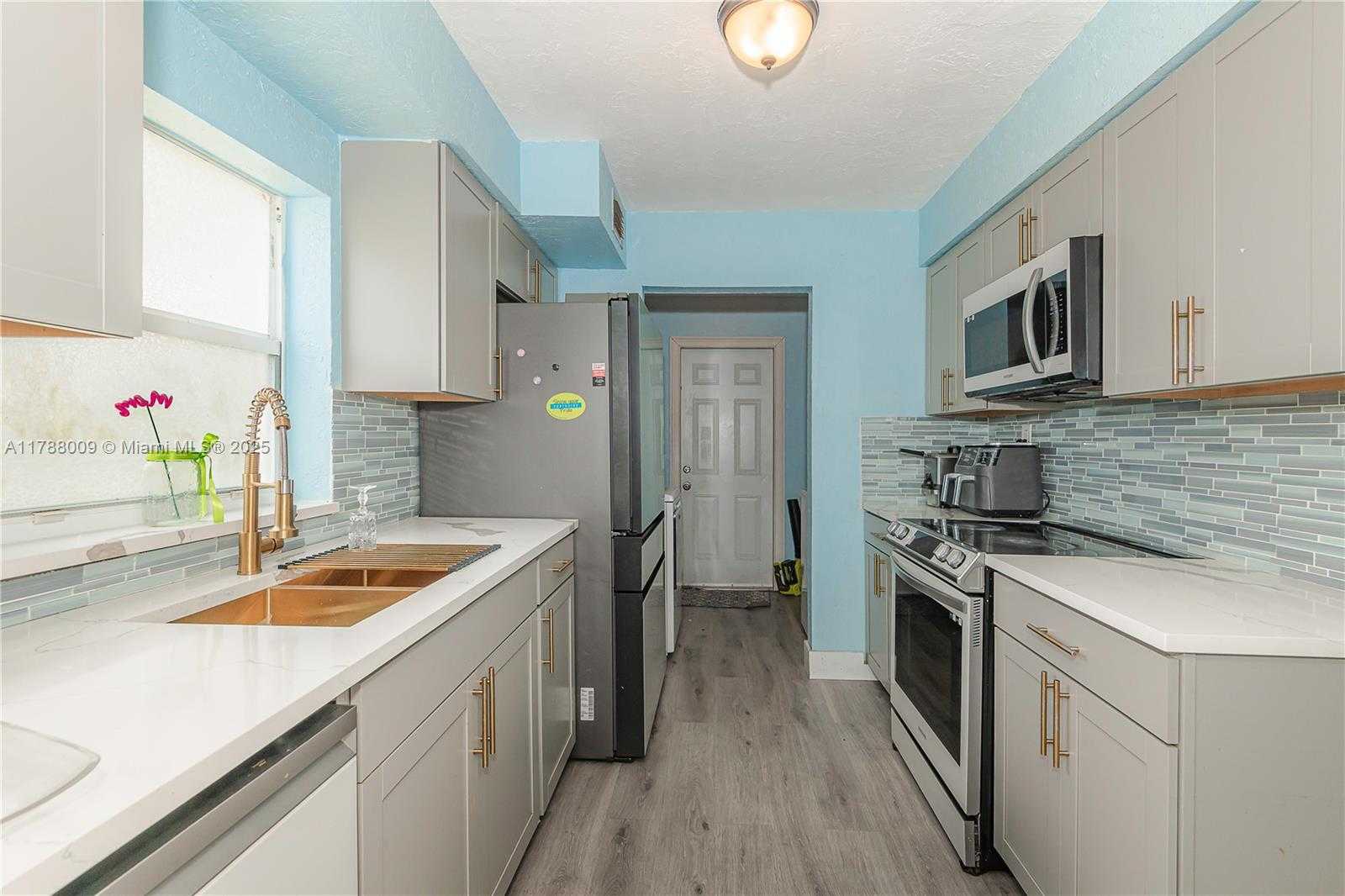 Small Image of 1027 NORTH EAST 33RD ST, Oakland Park Number 14