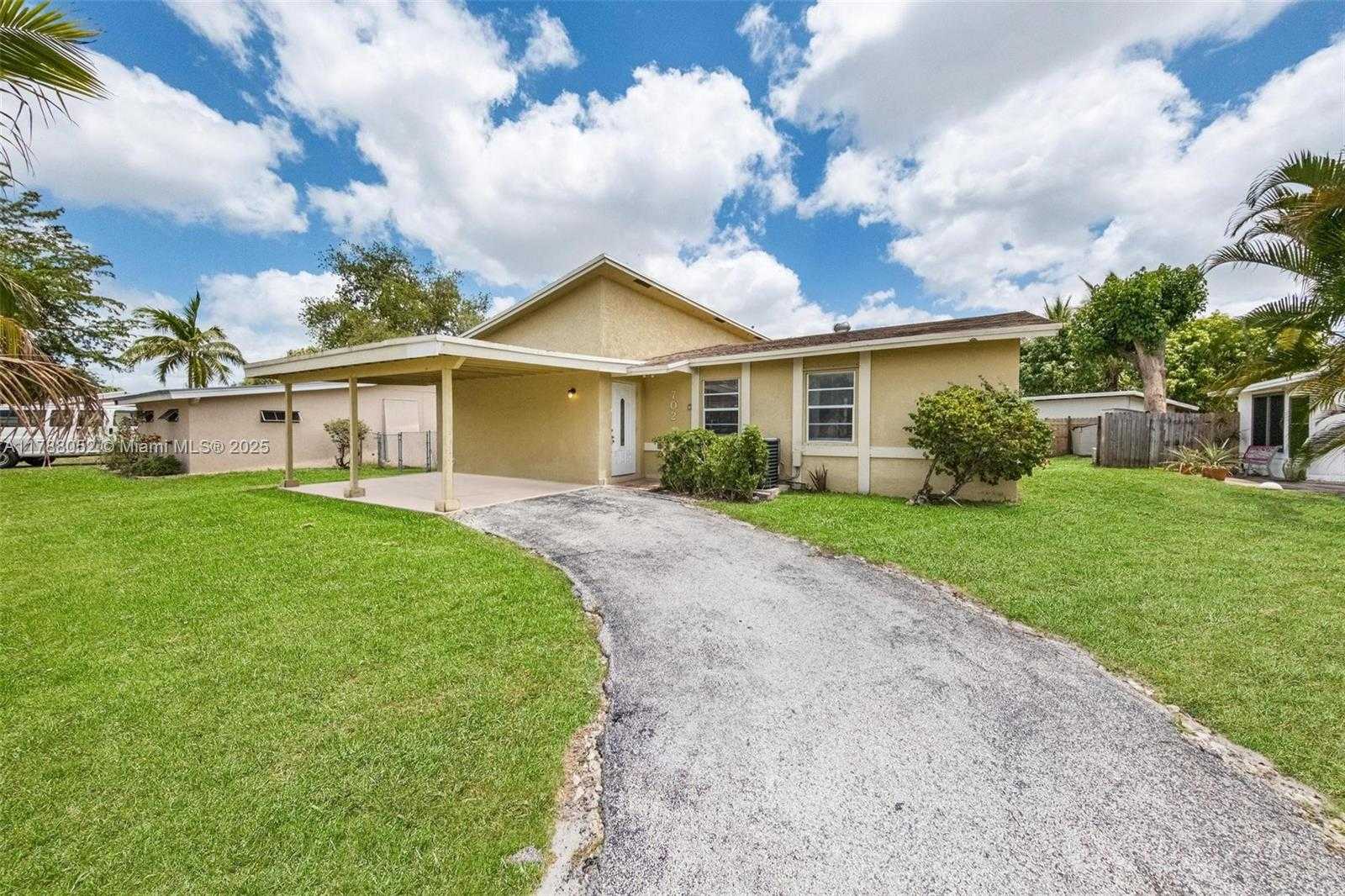 Small Image of 702 SOUTH WEST 79TH AVE, North Lauderdale Number 2