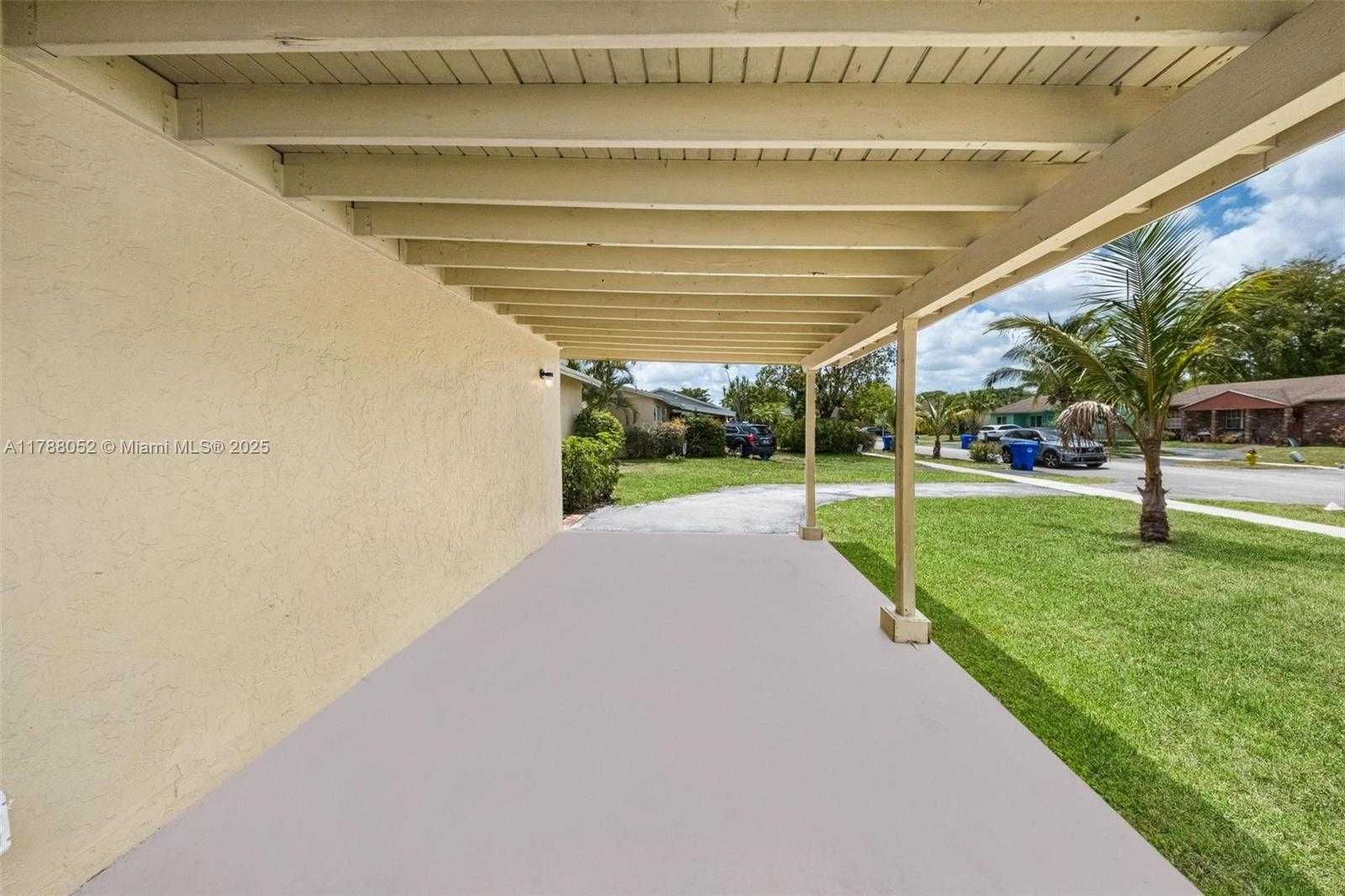 Small Image of 702 SOUTH WEST 79TH AVE, North Lauderdale Number 21