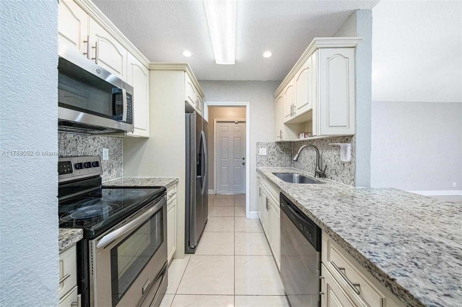 Small Image of 702 SOUTH WEST 79TH AVE, North Lauderdale Number 24