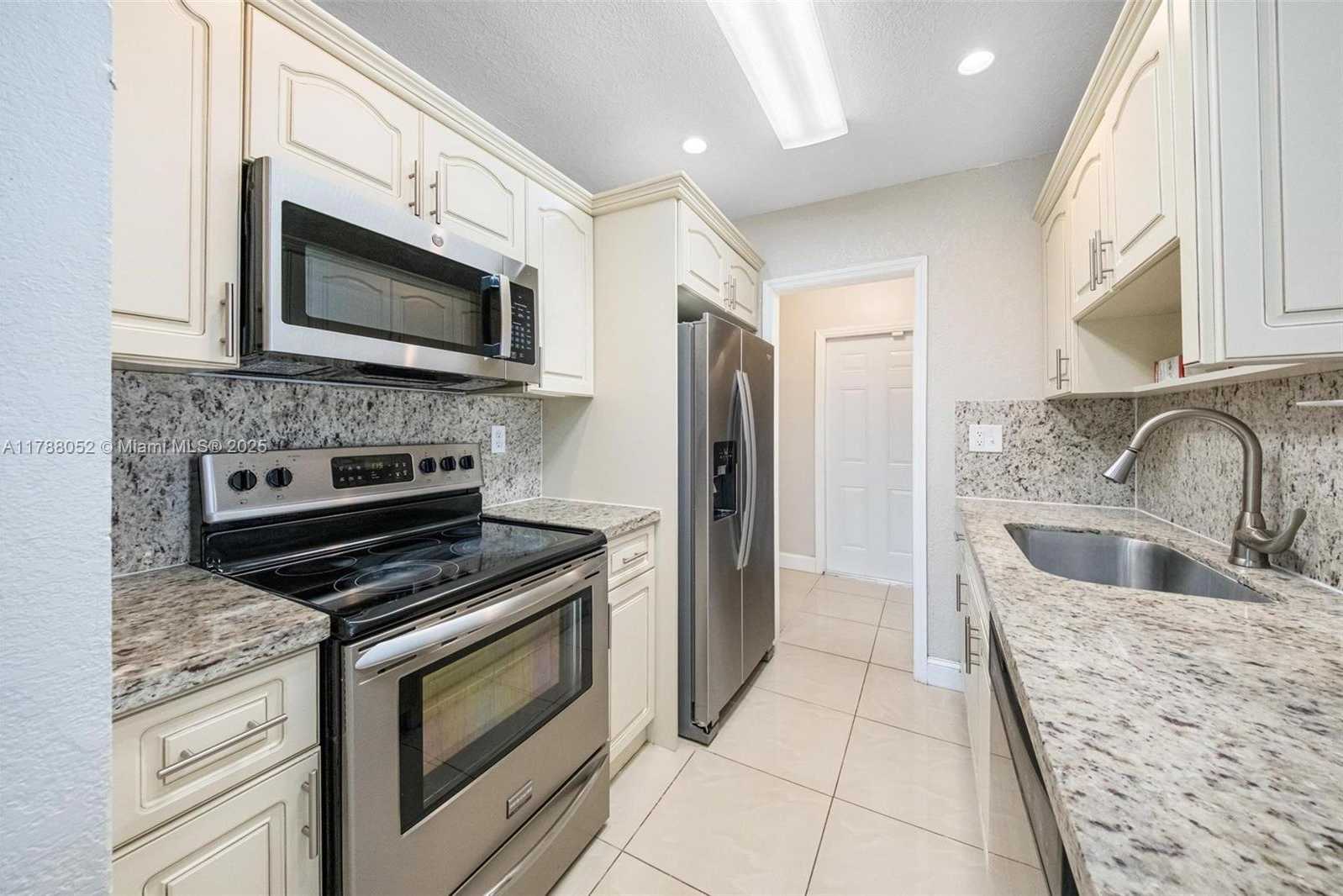Small Image of 702 SOUTH WEST 79TH AVE, North Lauderdale Number 25