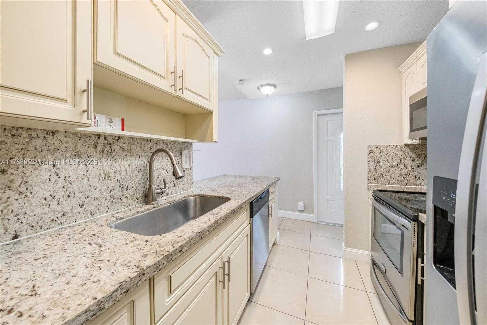 Small Image of 702 SOUTH WEST 79TH AVE, North Lauderdale Number 27