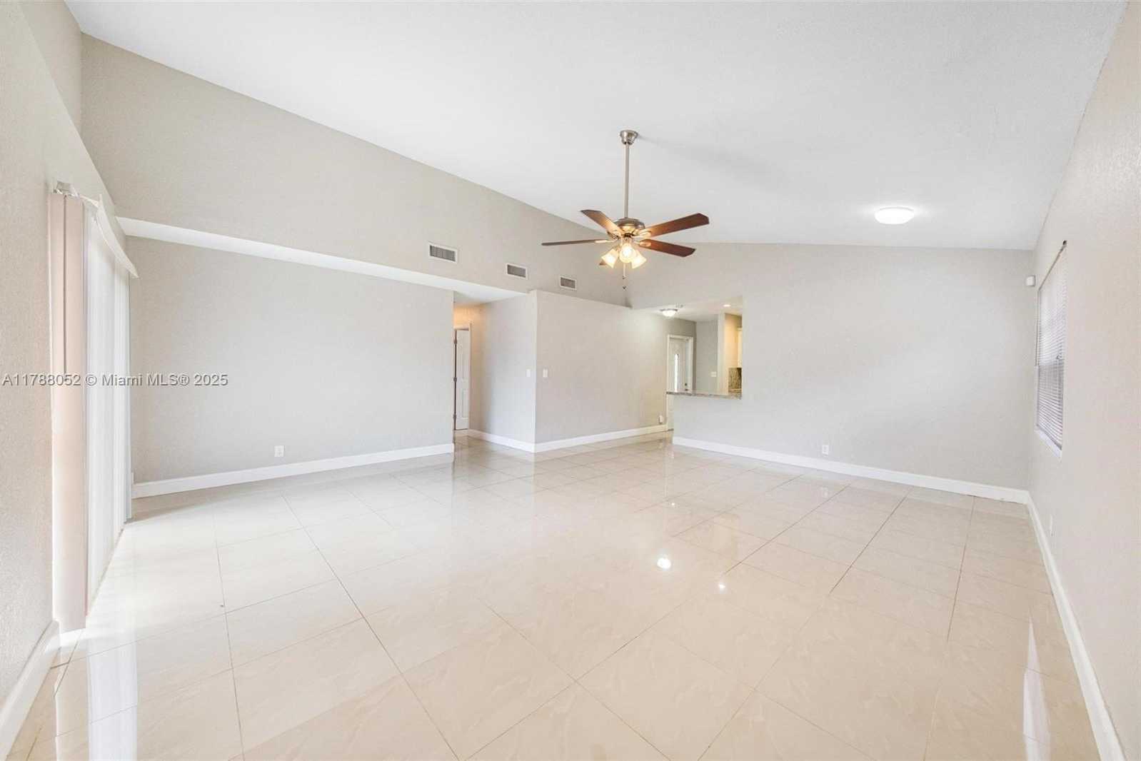 Small Image of 702 SOUTH WEST 79TH AVE, North Lauderdale Number 31
