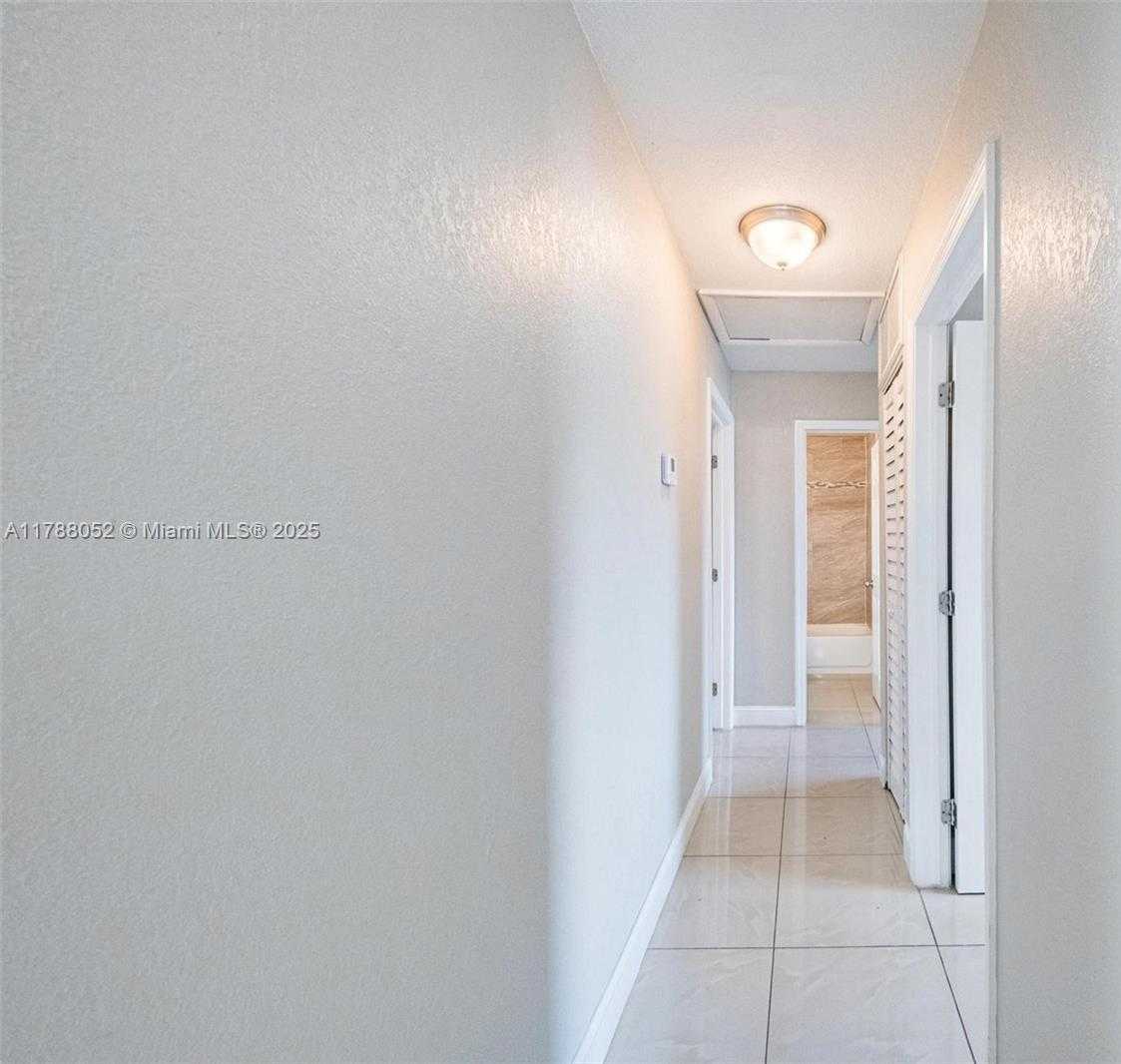 Small Image of 702 SOUTH WEST 79TH AVE, North Lauderdale Number 33