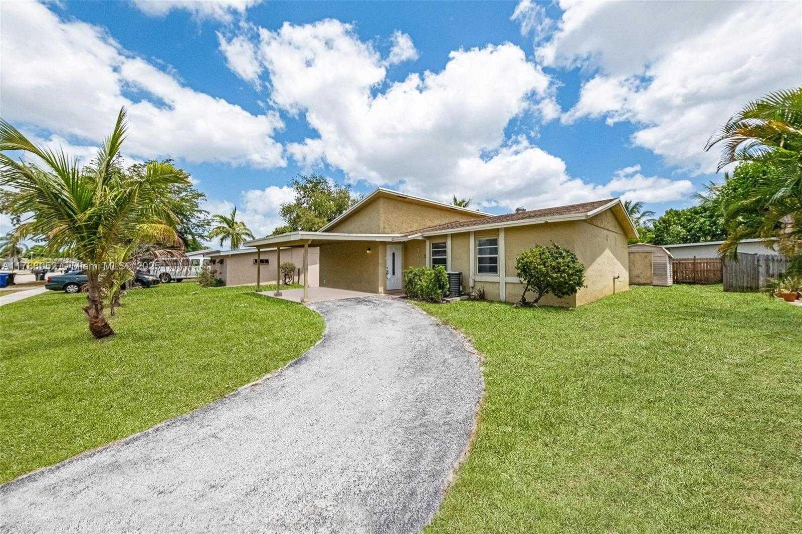 Small Image of 702 SOUTH WEST 79TH AVE, North Lauderdale Number 6
