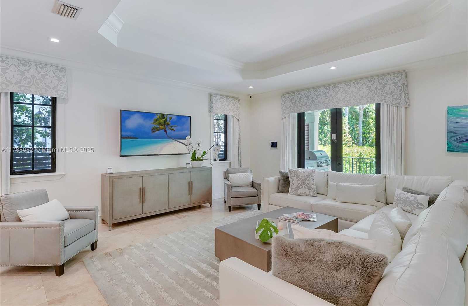 Small Image of 1563 SOUTH MIAMI AVE, Miami Number 12