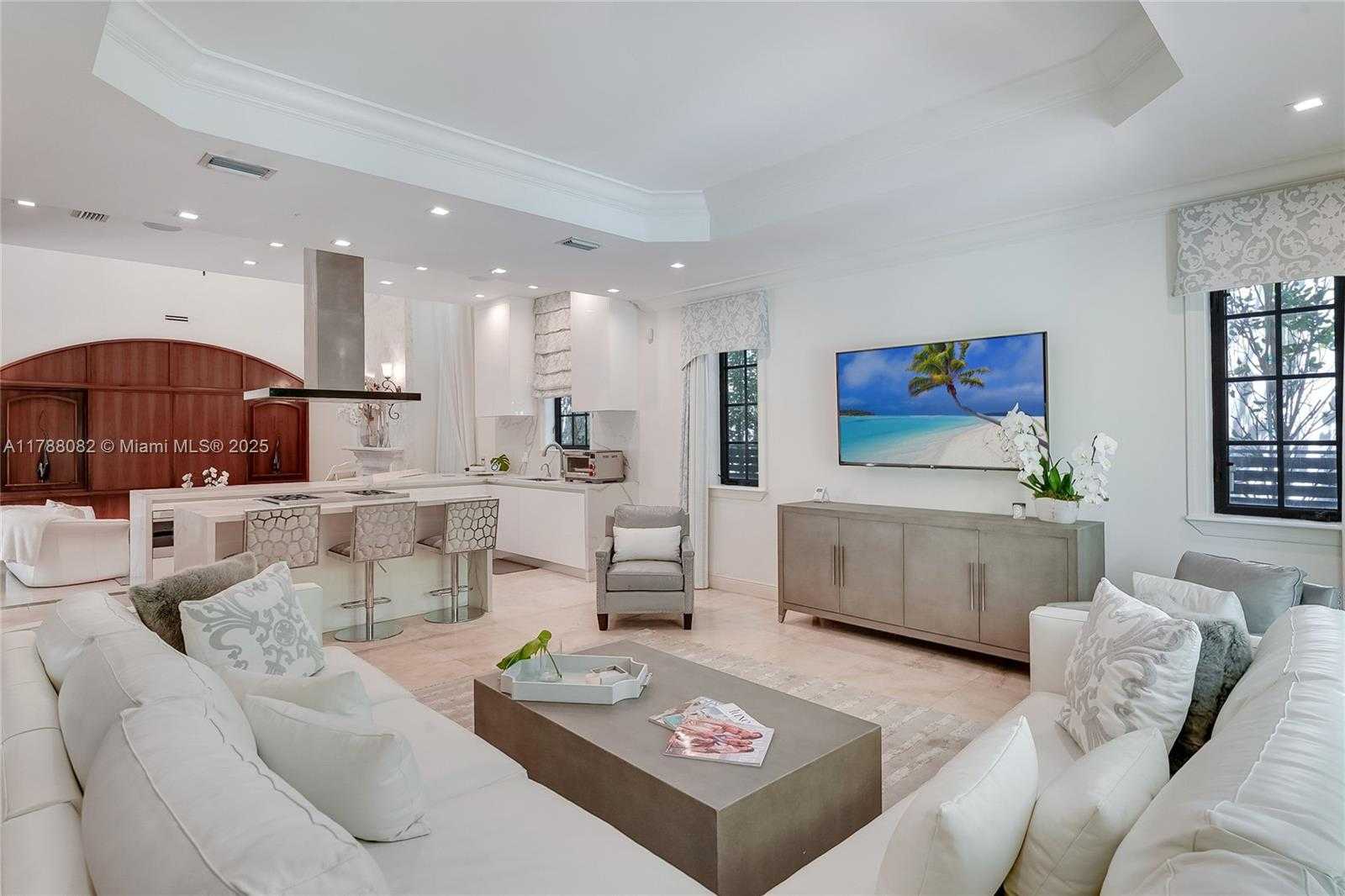 Small Image of 1563 SOUTH MIAMI AVE, Miami Number 13