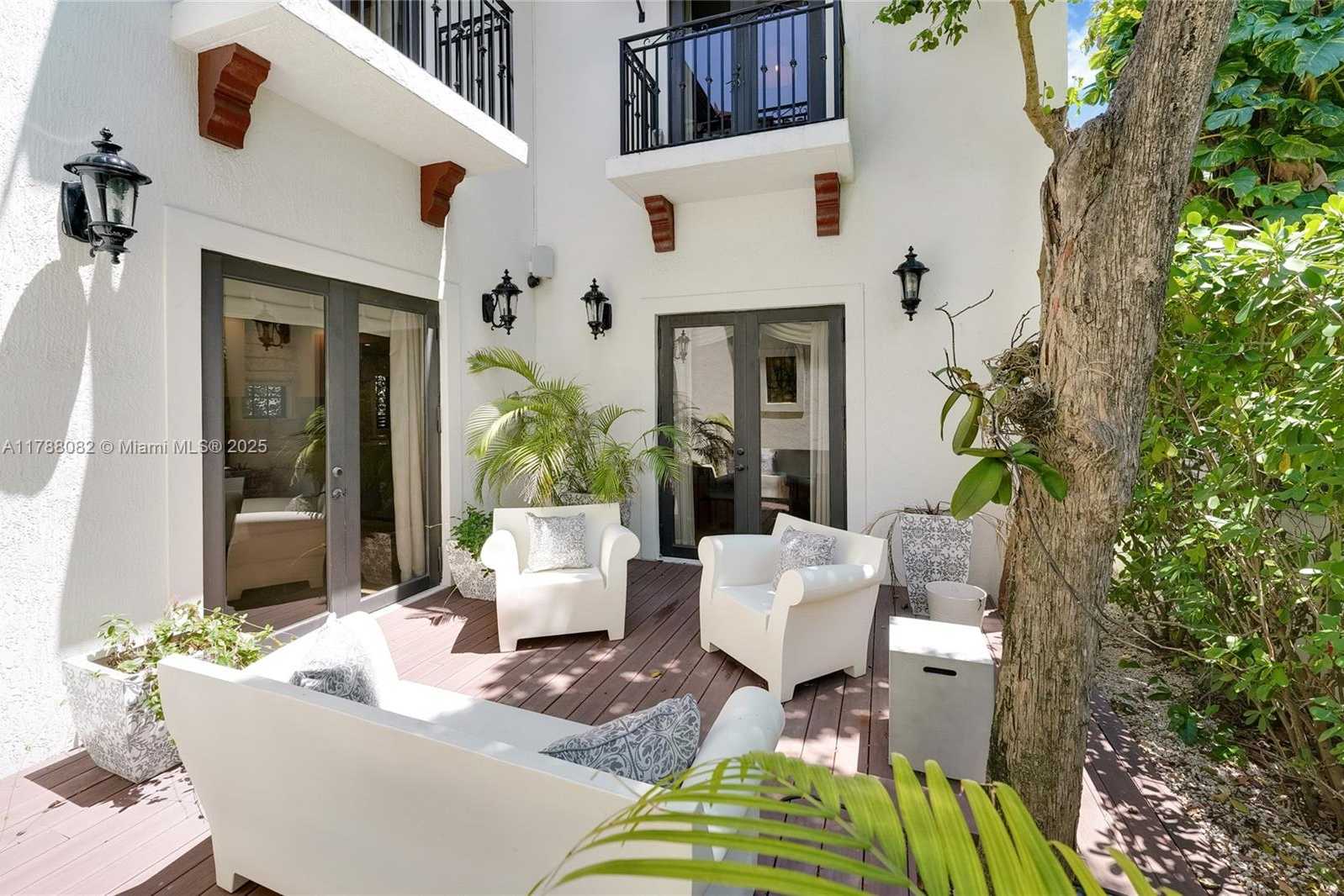 Small Image of 1563 SOUTH MIAMI AVE, Miami Number 16