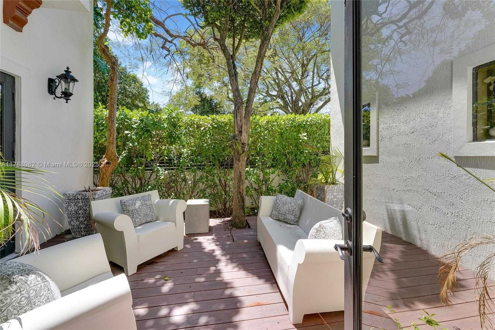 Small Image of 1563 SOUTH MIAMI AVE, Miami Number 17