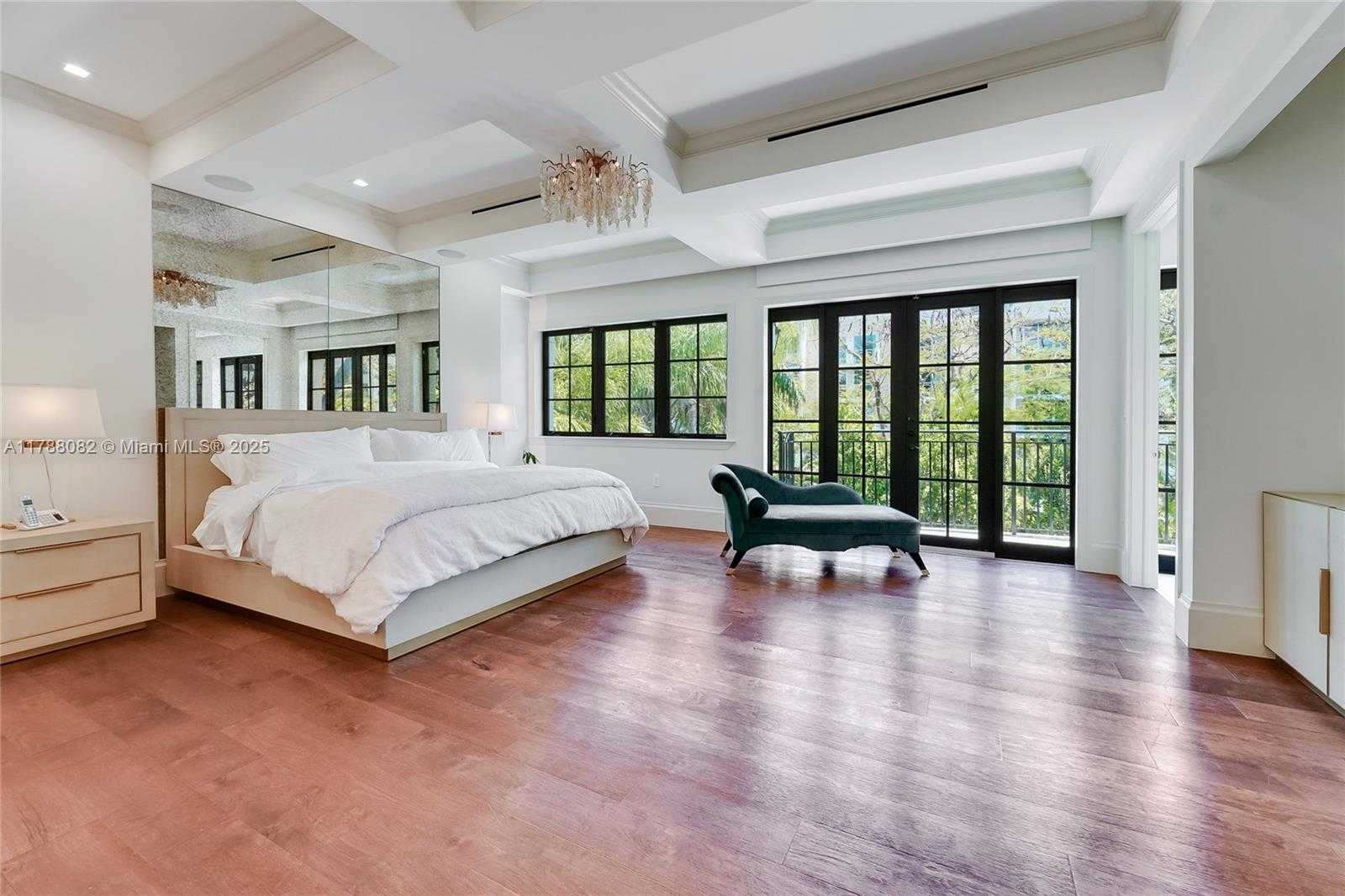 Small Image of 1563 SOUTH MIAMI AVE, Miami Number 27