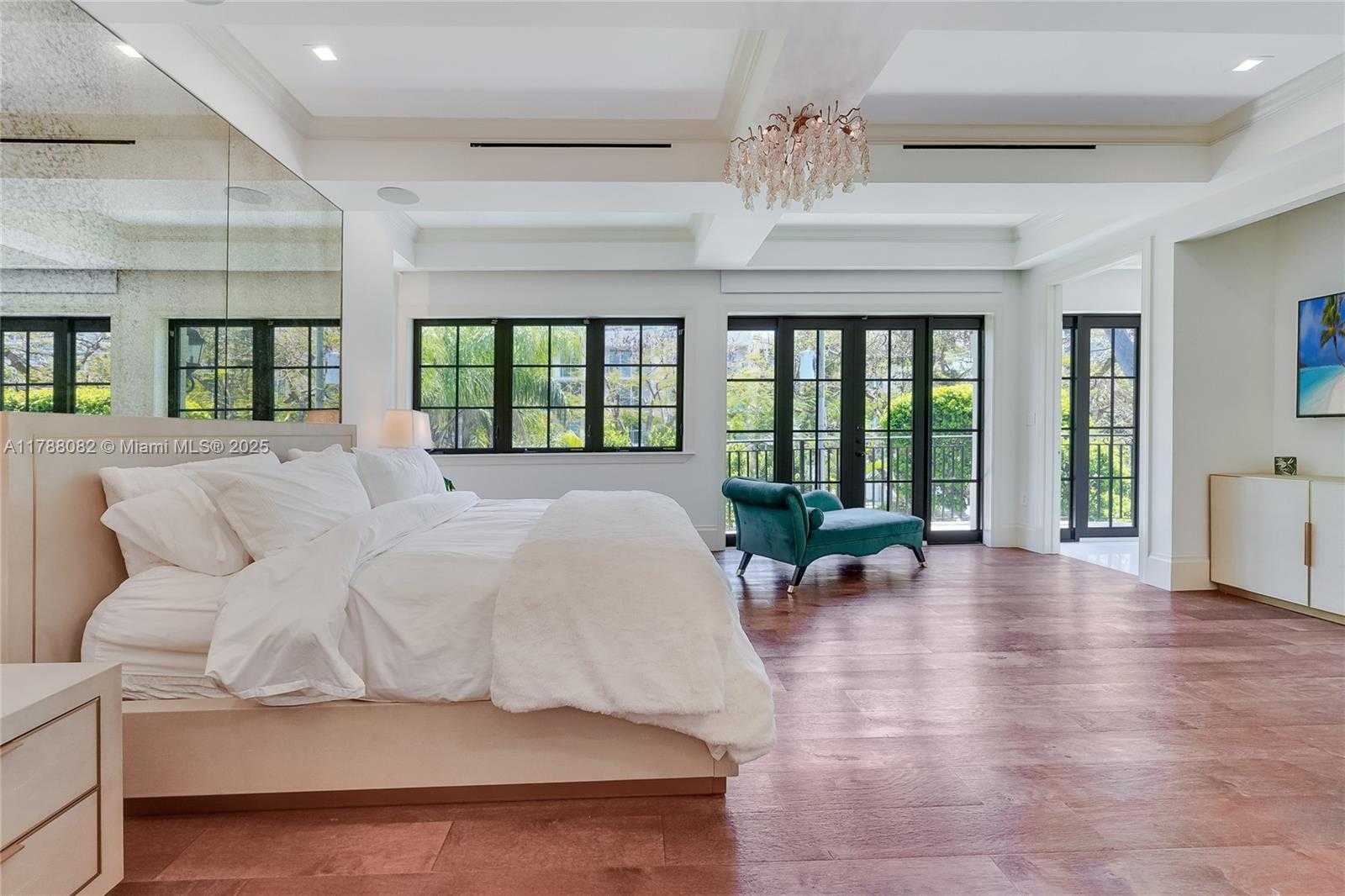 Small Image of 1563 SOUTH MIAMI AVE, Miami Number 28