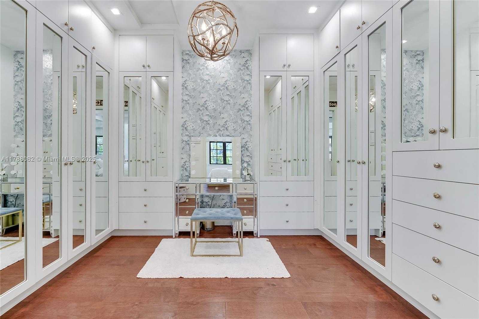 Small Image of 1563 SOUTH MIAMI AVE, Miami Number 30