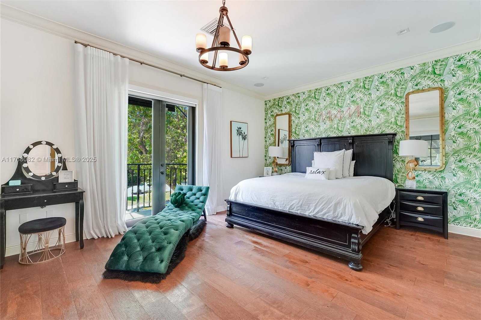 Small Image of 1563 SOUTH MIAMI AVE, Miami Number 36
