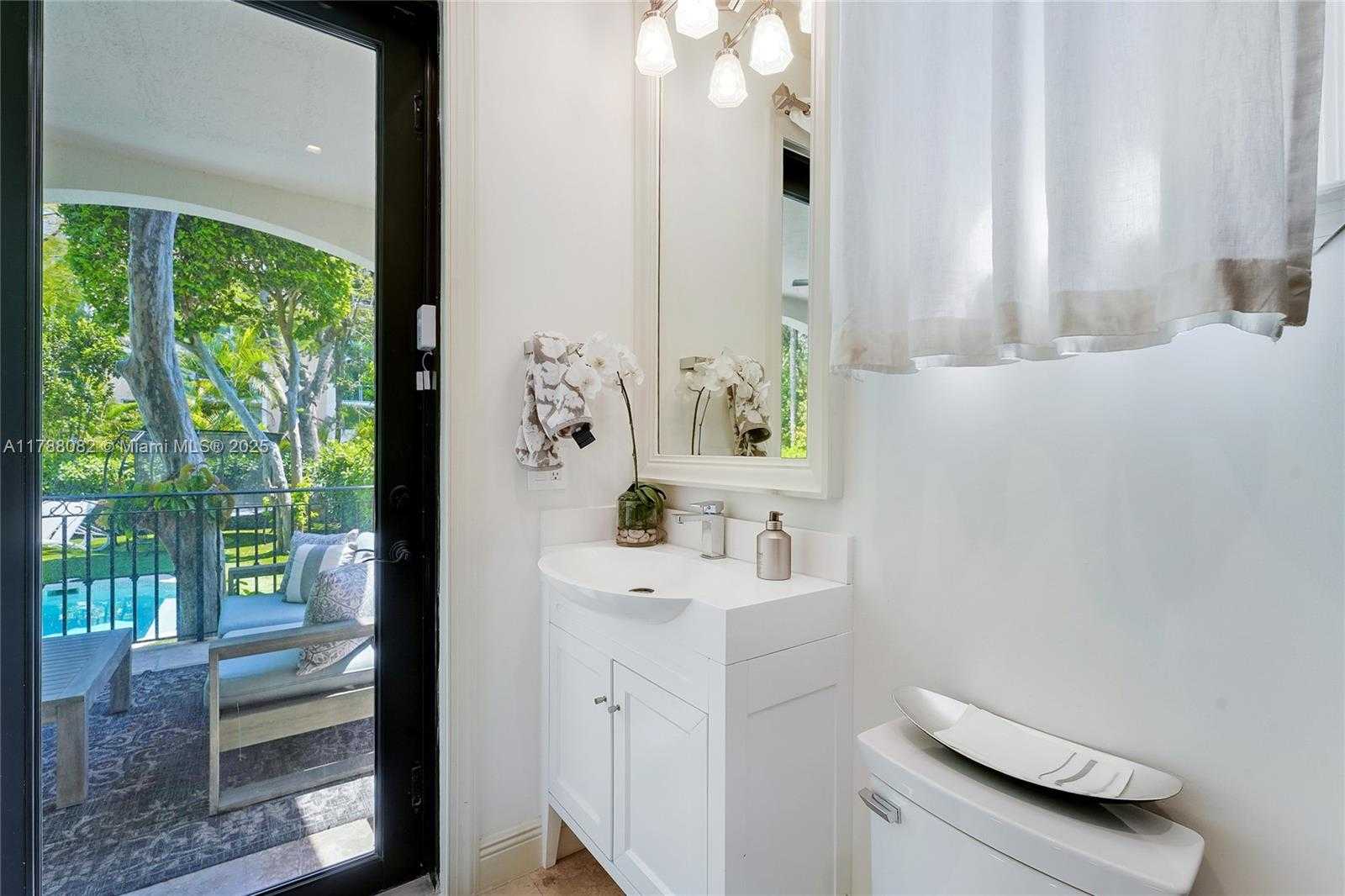 Small Image of 1563 SOUTH MIAMI AVE, Miami Number 45