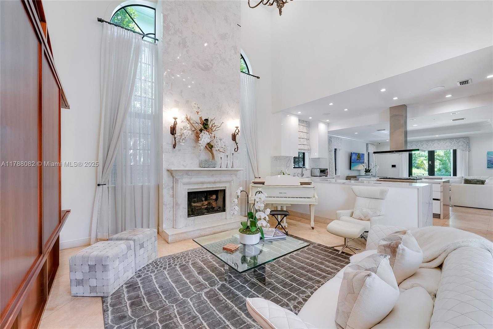 Small Image of 1563 SOUTH MIAMI AVE, Miami Number 7