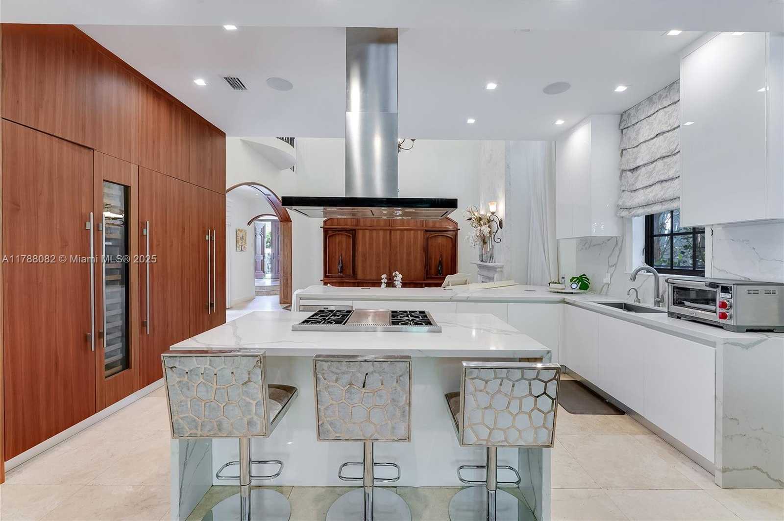 Small Image of 1563 SOUTH MIAMI AVE, Miami Number 9