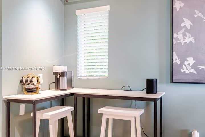 Small Image of 1020 6TH ST, Miami Beach Number 10