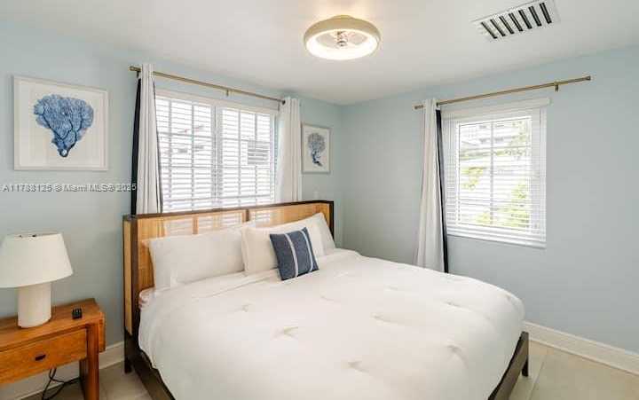 Small Image of 1020 6TH ST, Miami Beach Number 15