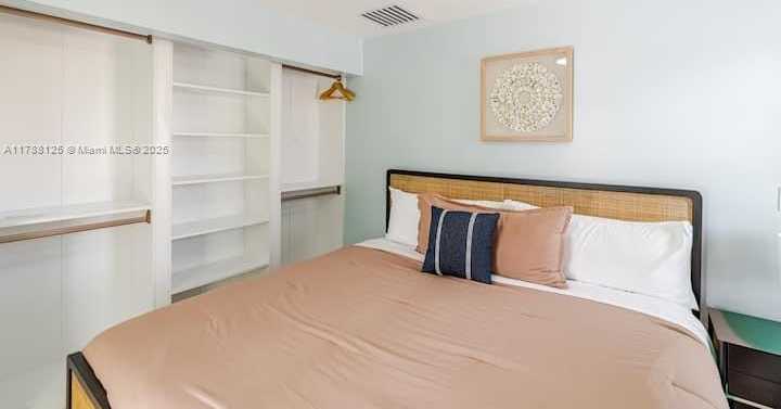 Small Image of 1020 6TH ST, Miami Beach Number 16