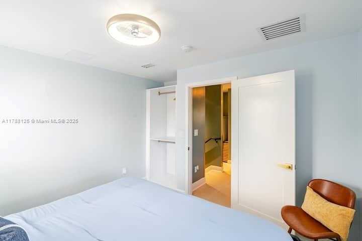 Small Image of 1020 6TH ST, Miami Beach Number 21
