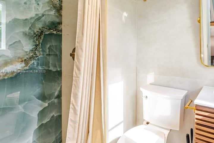 Small Image of 1020 6TH ST, Miami Beach Number 24
