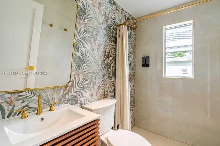 Small Image of 1020 6TH ST, Miami Beach Number 26