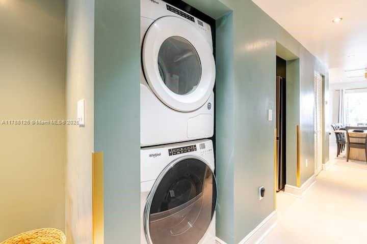 Small Image of 1020 6TH ST, Miami Beach Number 29
