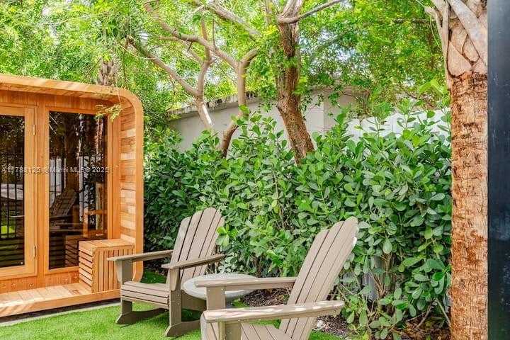 Small Image of 1020 6TH ST, Miami Beach Number 35
