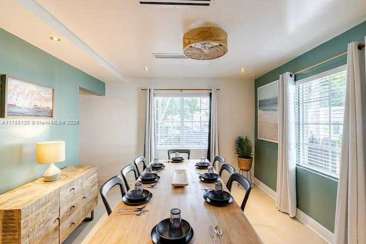 Small Image of 1020 6TH ST, Miami Beach Number 8