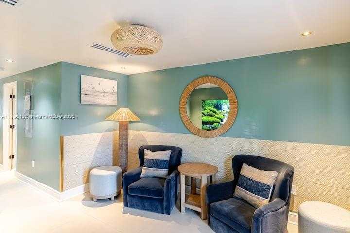 Small Image of 1020 6TH ST, Miami Beach Number 9