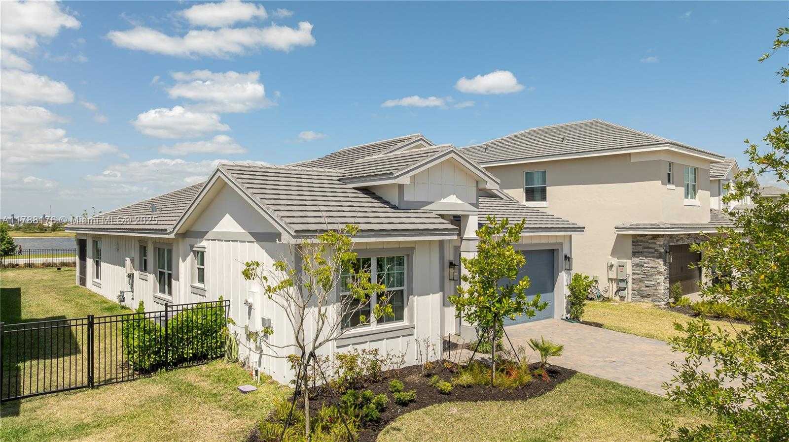 Small Image of Loxahatchee Number 8