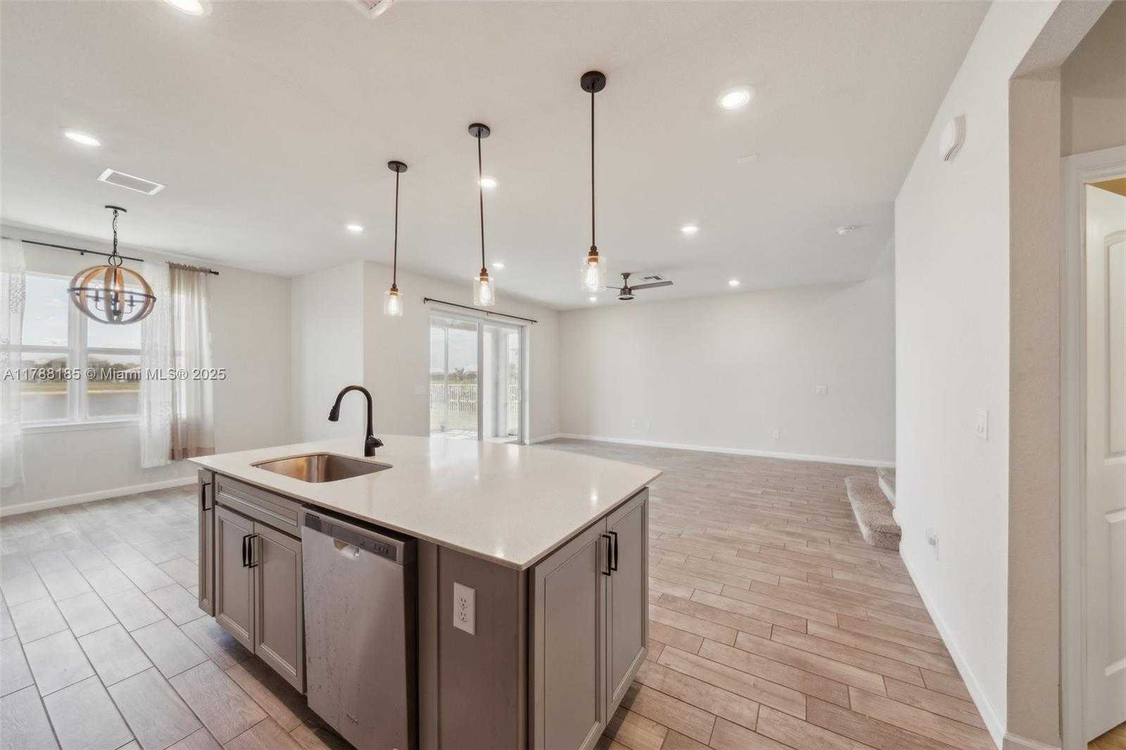 Small Image of 10484 SOUTH WEST CAPTIVA DR, Port St. Lucie Number 11