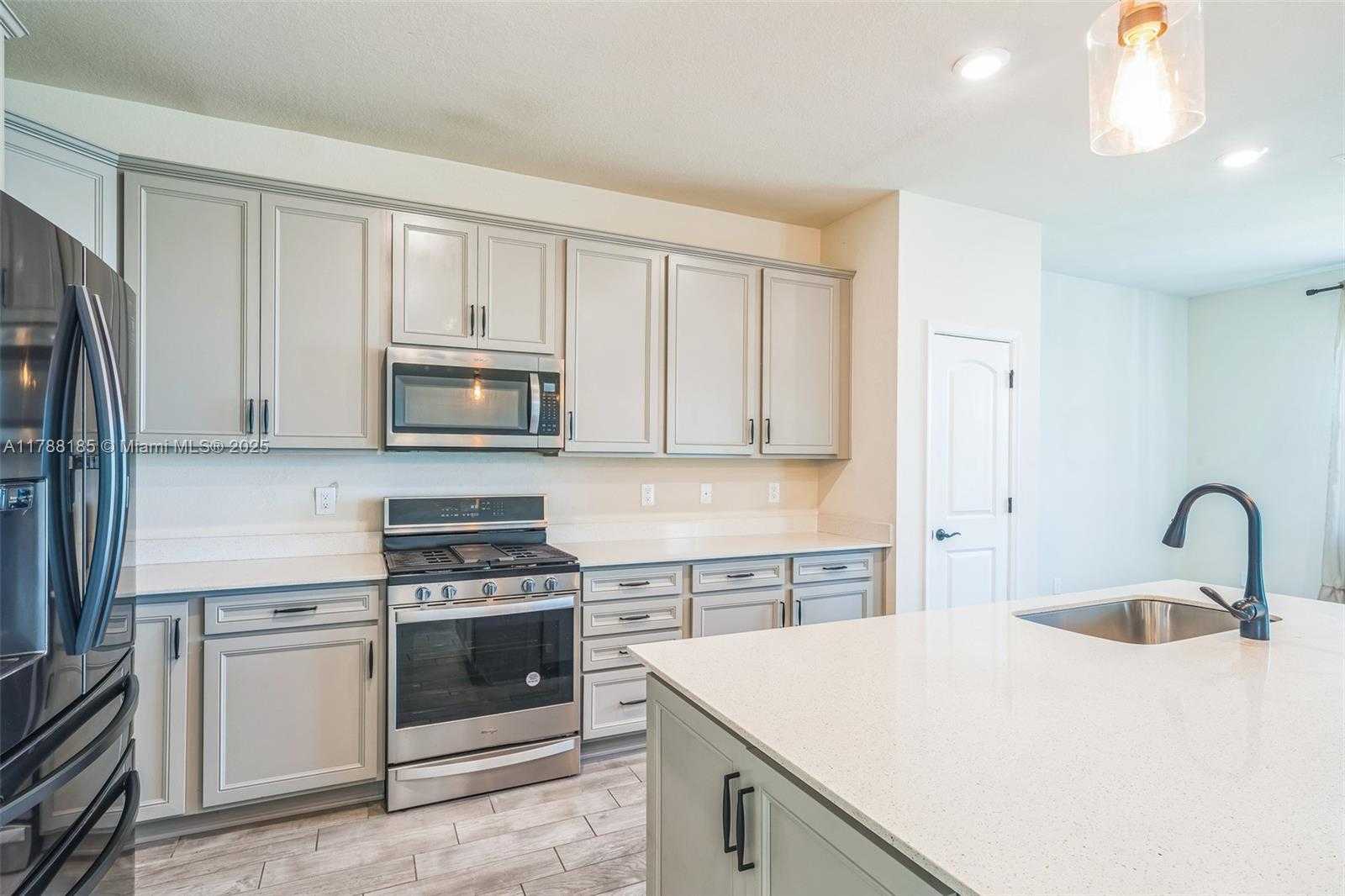 Small Image of 10484 SOUTH WEST CAPTIVA DR, Port St. Lucie Number 14