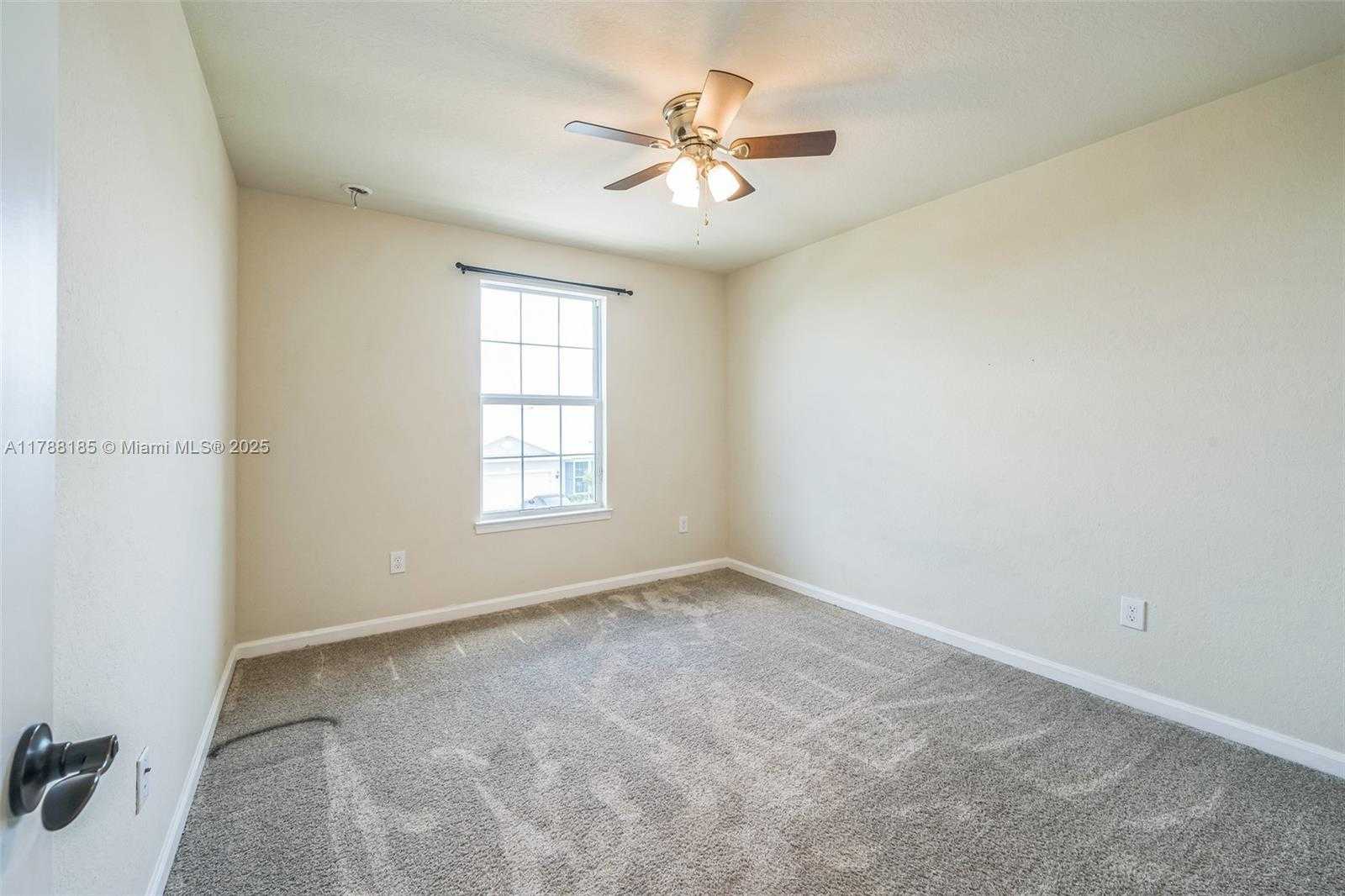 Small Image of 10484 SOUTH WEST CAPTIVA DR, Port St. Lucie Number 17