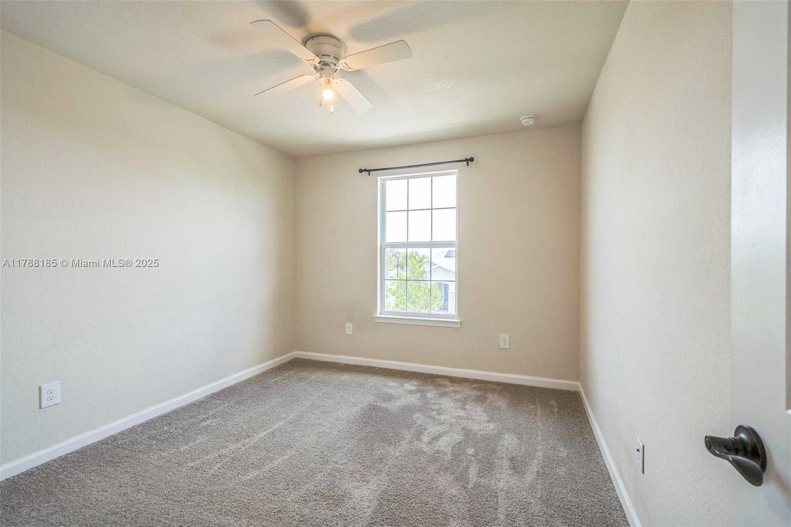 Small Image of 10484 SOUTH WEST CAPTIVA DR, Port St. Lucie Number 19