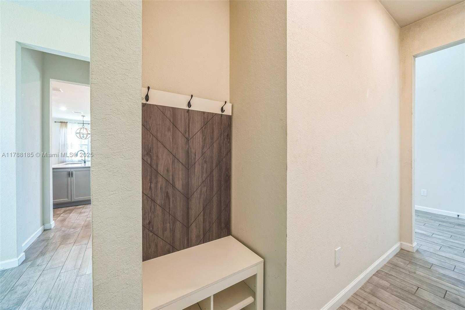 Small Image of 10484 SOUTH WEST CAPTIVA DR, Port St. Lucie Number 26