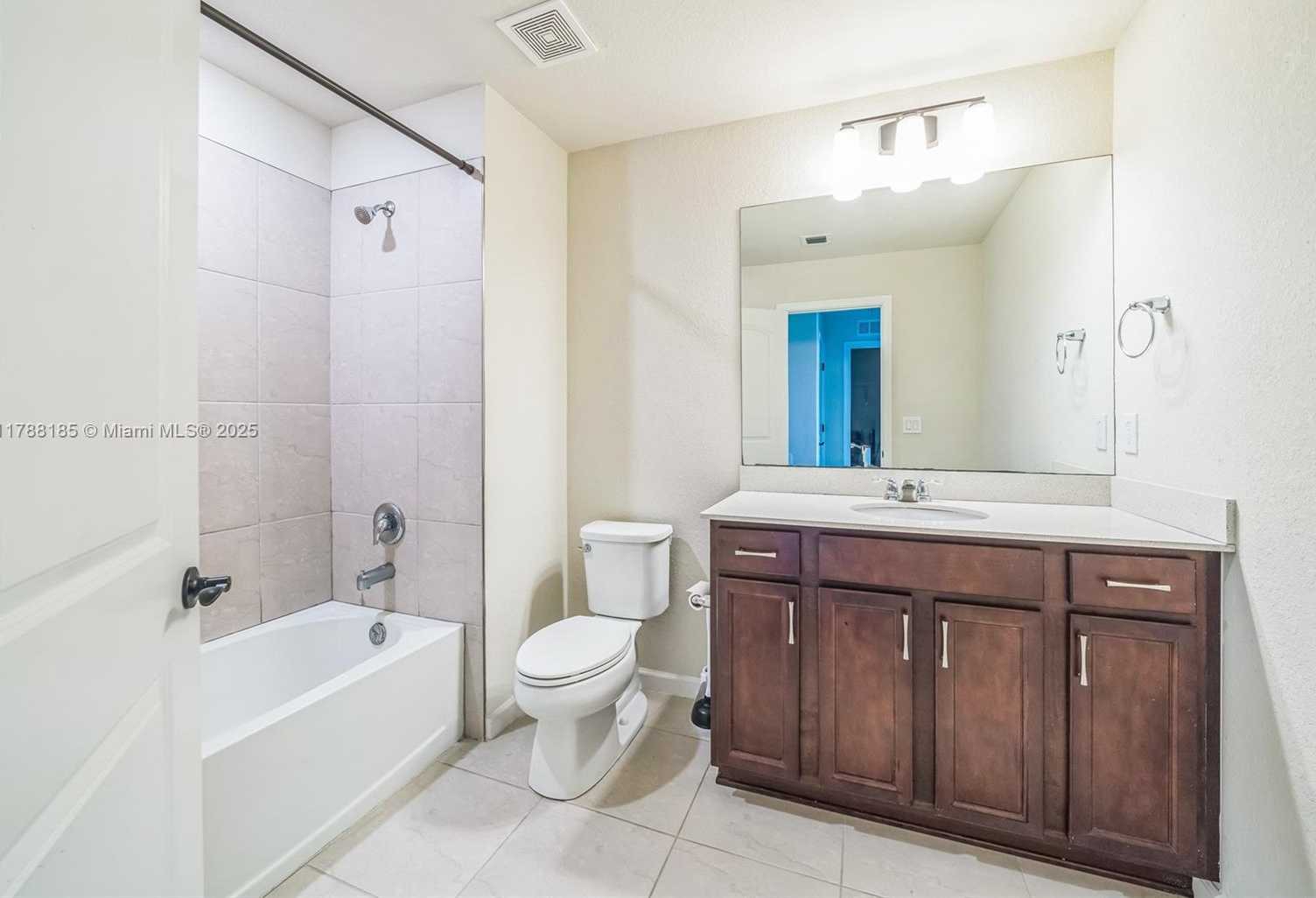 Small Image of 10484 SOUTH WEST CAPTIVA DR, Port St. Lucie Number 28
