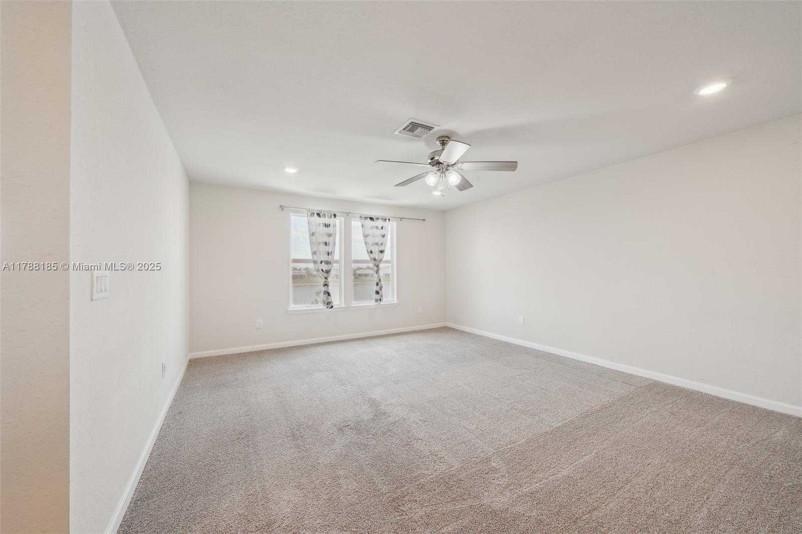Small Image of 10484 SOUTH WEST CAPTIVA DR, Port St. Lucie Number 29