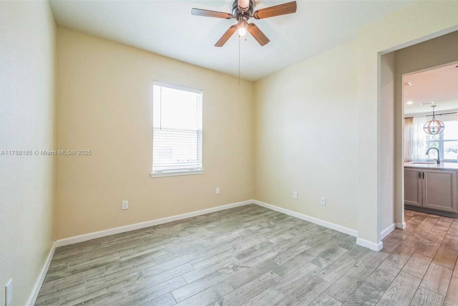 Small Image of 10484 SOUTH WEST CAPTIVA DR, Port St. Lucie Number 31