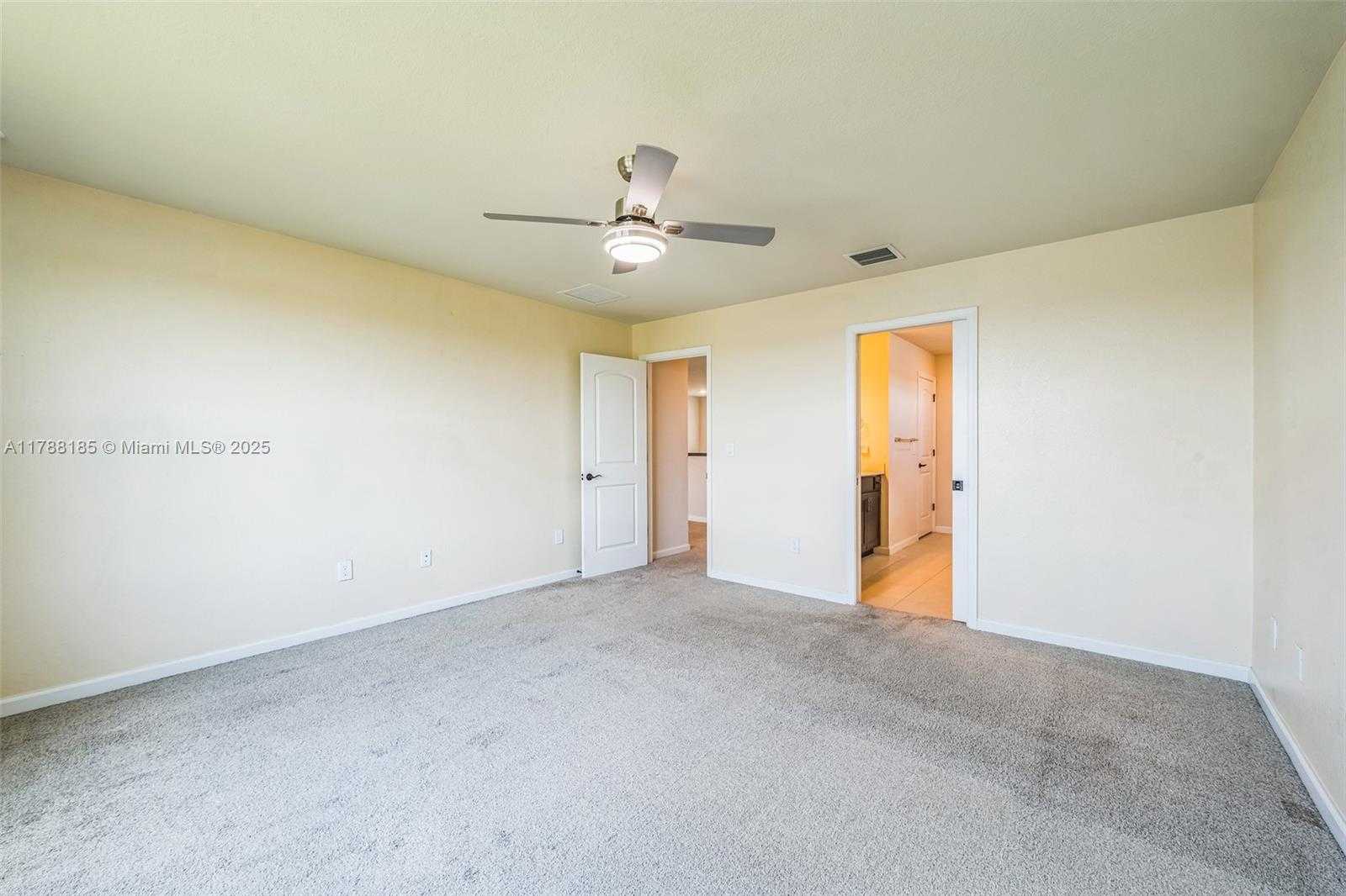Small Image of 10484 SOUTH WEST CAPTIVA DR, Port St. Lucie Number 33