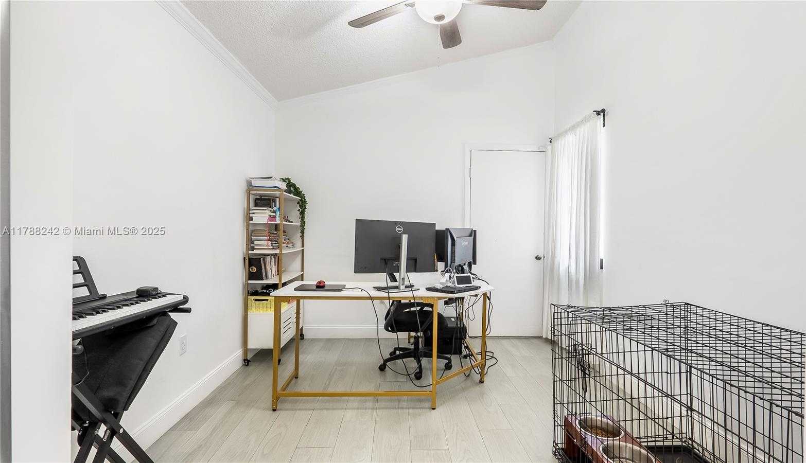 Small Image of 9940 WEST ELM LN, Miramar Number 13