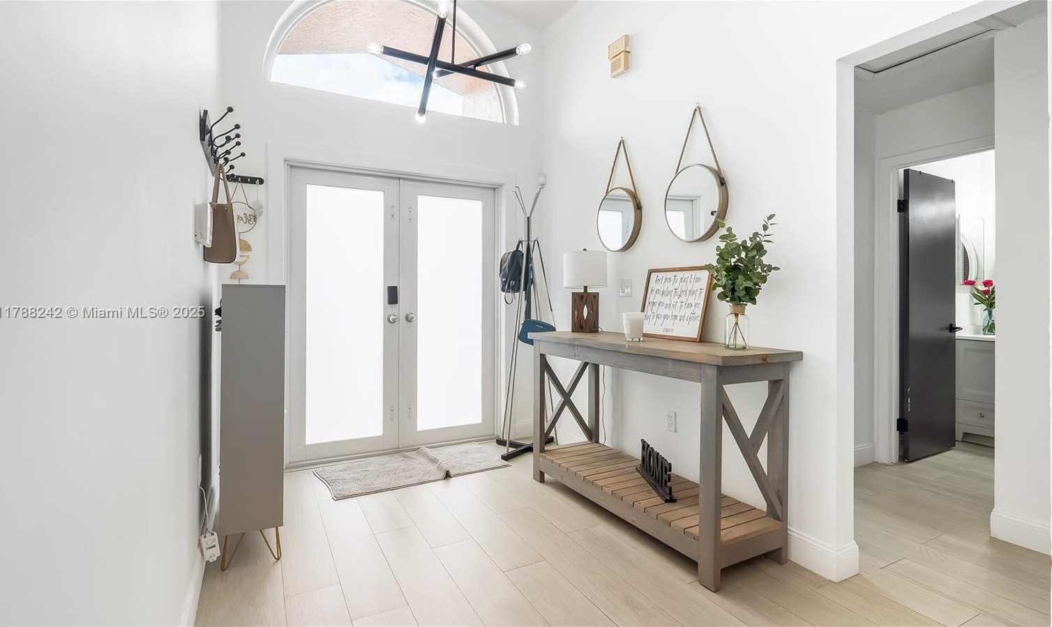 Small Image of 9940 WEST ELM LN, Miramar Number 7