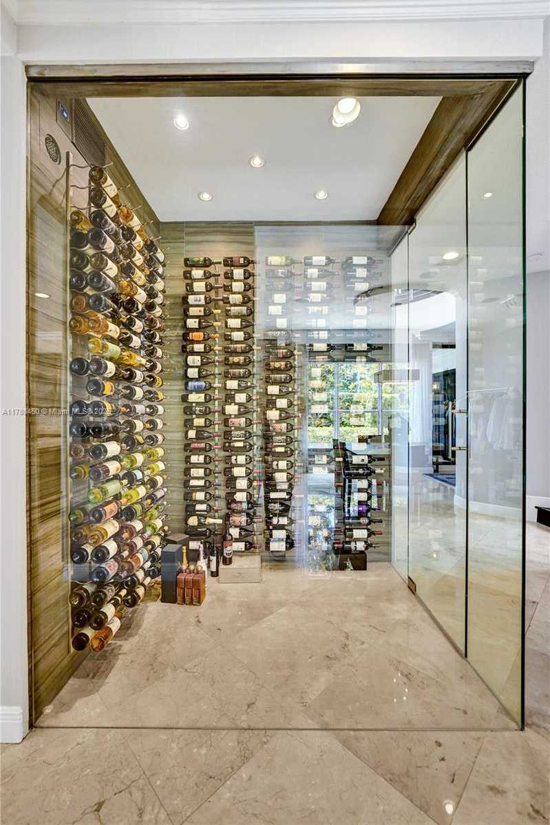 Small Image of 11356 CANYON MAPLE BLVD, Davie Number 10