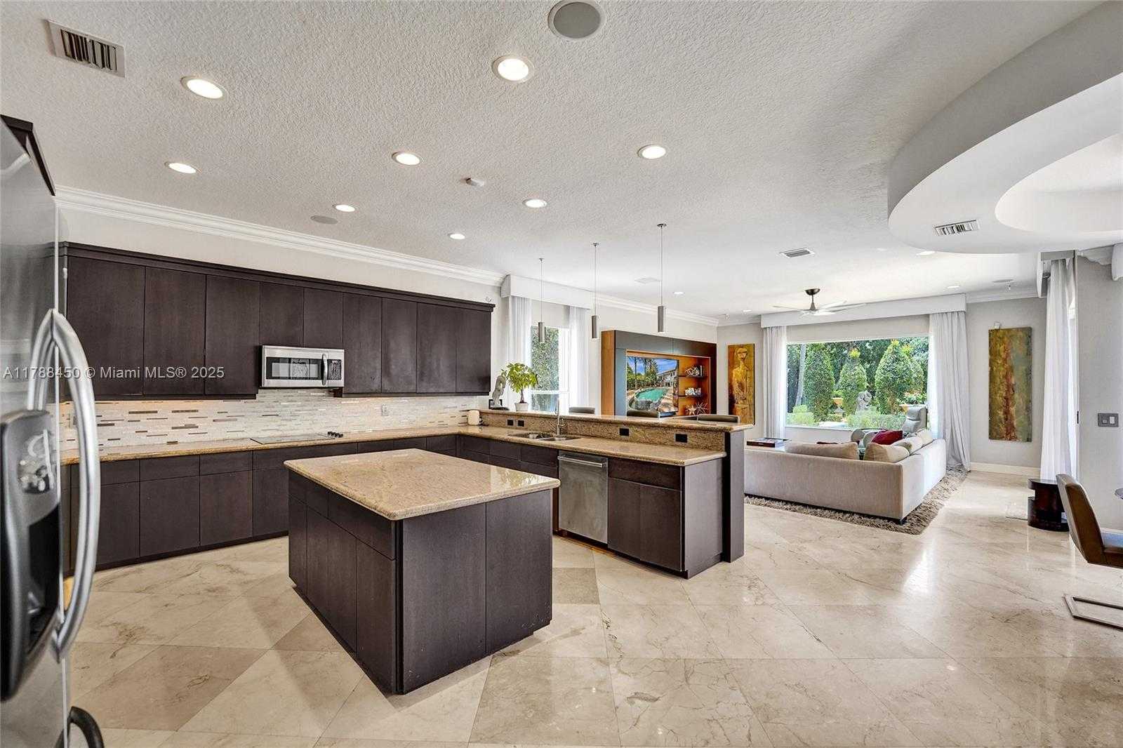 Small Image of 11356 CANYON MAPLE BLVD, Davie Number 11