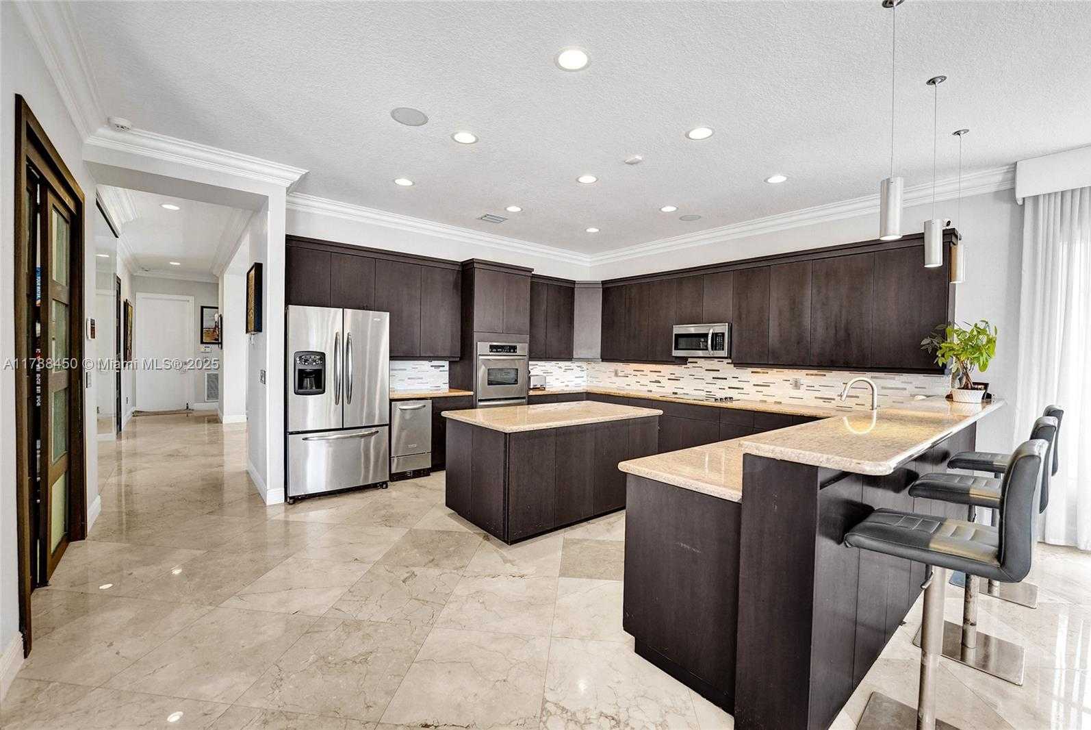 Small Image of 11356 CANYON MAPLE BLVD, Davie Number 14