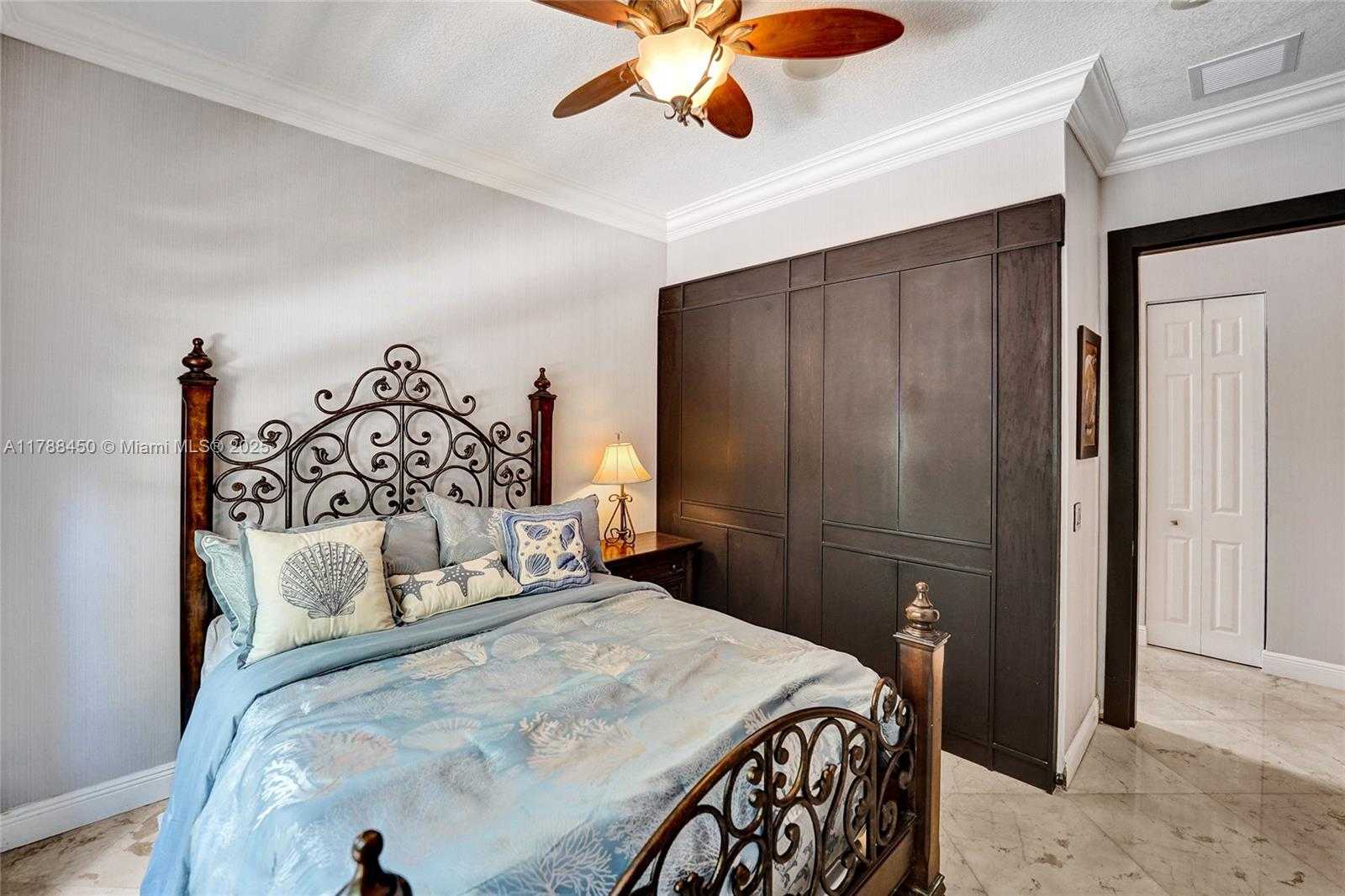 Small Image of 11356 CANYON MAPLE BLVD, Davie Number 24