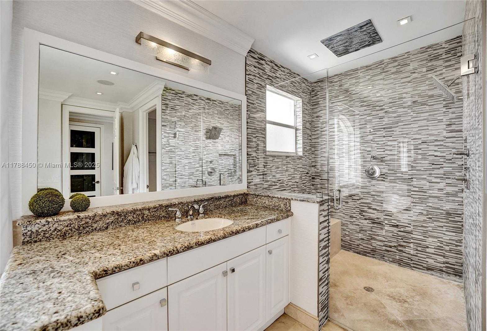 Small Image of 11356 CANYON MAPLE BLVD, Davie Number 41